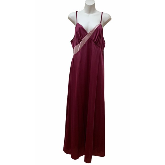 Vintage Vanity Fair Silky Long Nylon Nightgown Negligee Gown Size 38 Cup NEW NOS - Picture 1 of 9